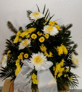 Kondolenzstrauß mit gelben Chrysanthemen